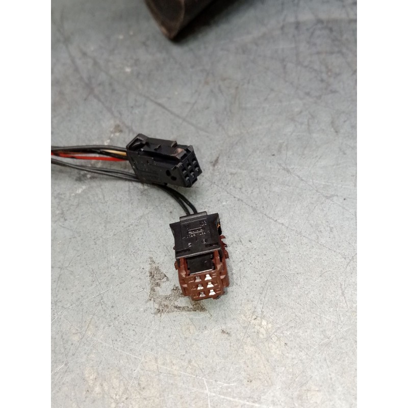 Recambio de retrovisor izquierdo para peugeot 1007 (km_) 1.4 hdi referencia OEM IAM ELECTRICO 1 ENCHUFE 2 Y 5 CABLES 