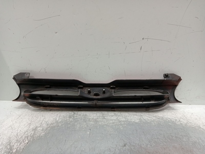 Recambio de rejilla delantera para ford mondeo i (gbp) 1.8 td referencia OEM IAM   
