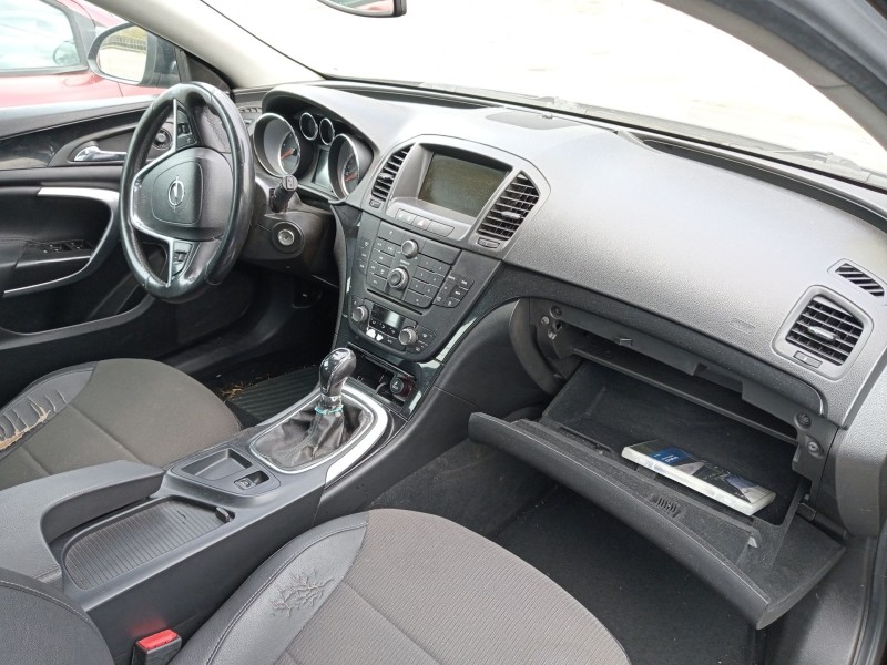 opel insignia a sedán (g09) del año 2009