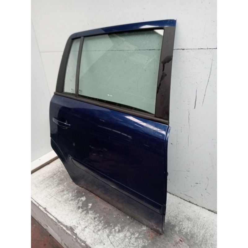 Recambio de puerta trasera derecha para opel zafira / zafira family b (a05) 1.9 cdti (m75) referencia OEM IAM  5P 