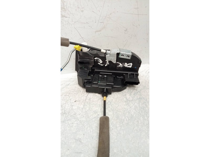 Recambio de motor cierre centralizado delantero izquierdo para renault kadjar experience referencia OEM IAM   