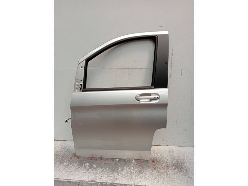 Recambio de puerta delantera izquierda para mercedes-benz clase v (w447) v 200 cdi / d (447.811, 447.813, 447.815) referencia OE