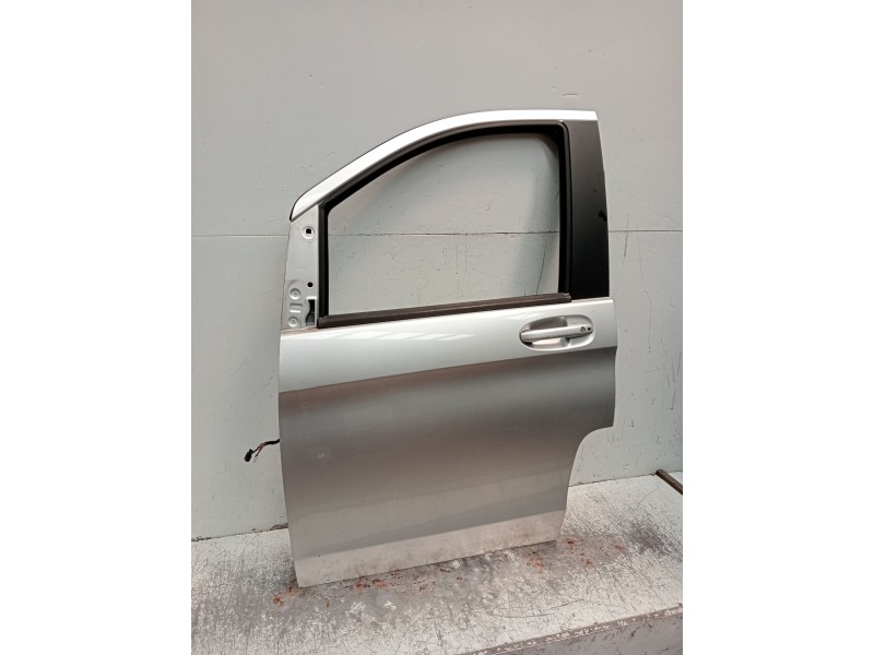 Recambio de puerta delantera izquierda para mercedes-benz clase v (w447) v 200 cdi / d (447.811, 447.813, 447.815) referencia OE