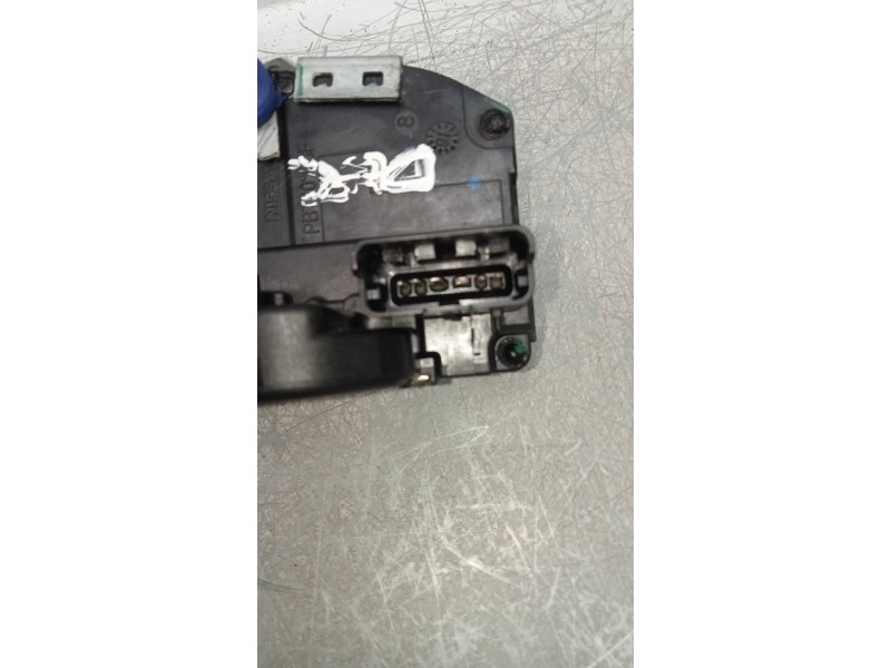 Recambio de motor cierre centralizado delantero izquierdo para renault kadjar experience referencia OEM IAM   