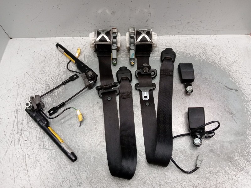 Recambio de juego cinturones delantero para ford ka (ru8) 1.2 referencia OEM IAM  3P 