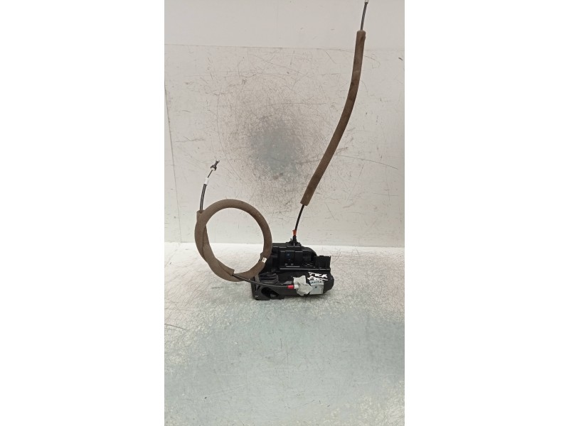 Recambio de motor cierre centralizado trasero derecho para renault kadjar experience referencia OEM IAM   