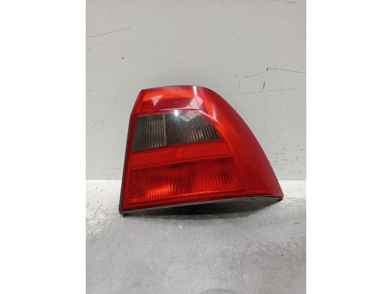 Recambio de piloto trasero derecho para opel vectra b (j96) 1.6 i 16v (f19) referencia OEM IAM   