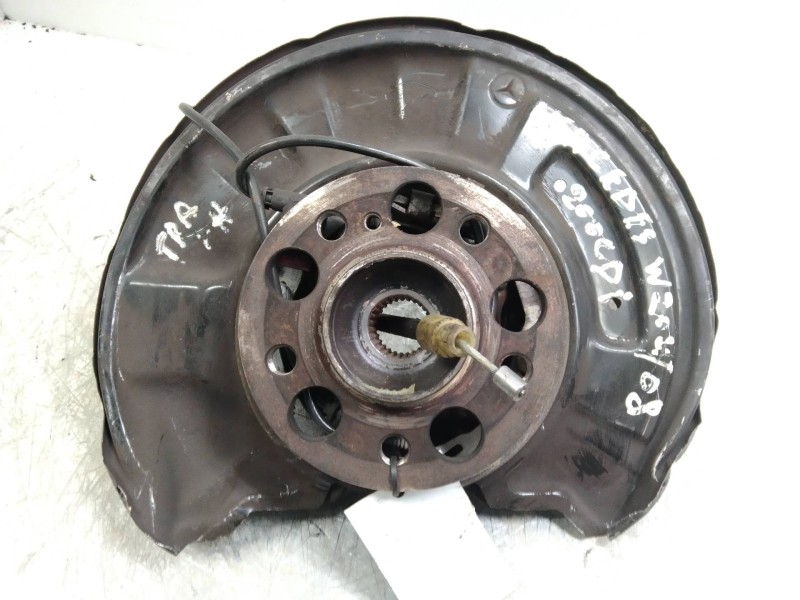 Recambio de mangueta trasera derecha para mercedes clase c (w204) berlina 2.2 cdi cat referencia OEM IAM   