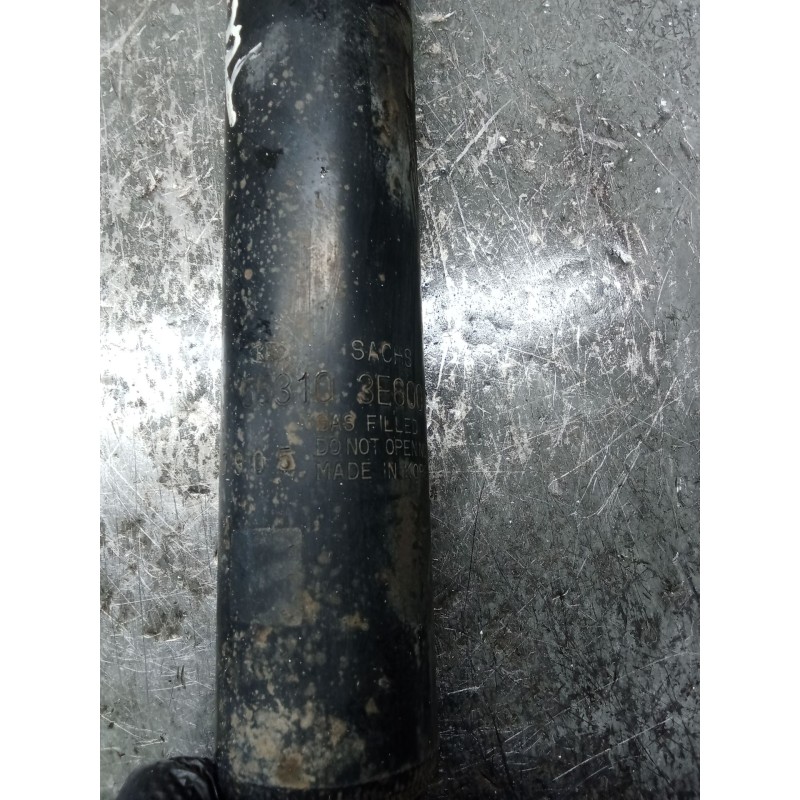 Recambio de amortiguador trasero derecho para kia sorento i (jc) 2.5 crdi referencia OEM IAM 553103E600  