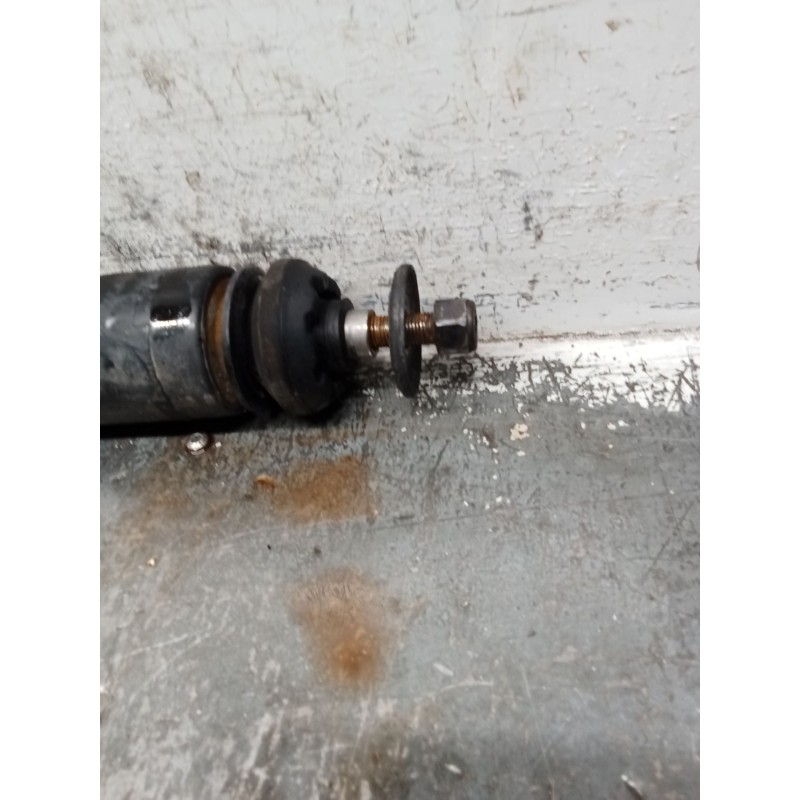 Recambio de amortiguador trasero izquierdo para kia sorento i (jc) 2.5 crdi referencia OEM IAM 553103E600  