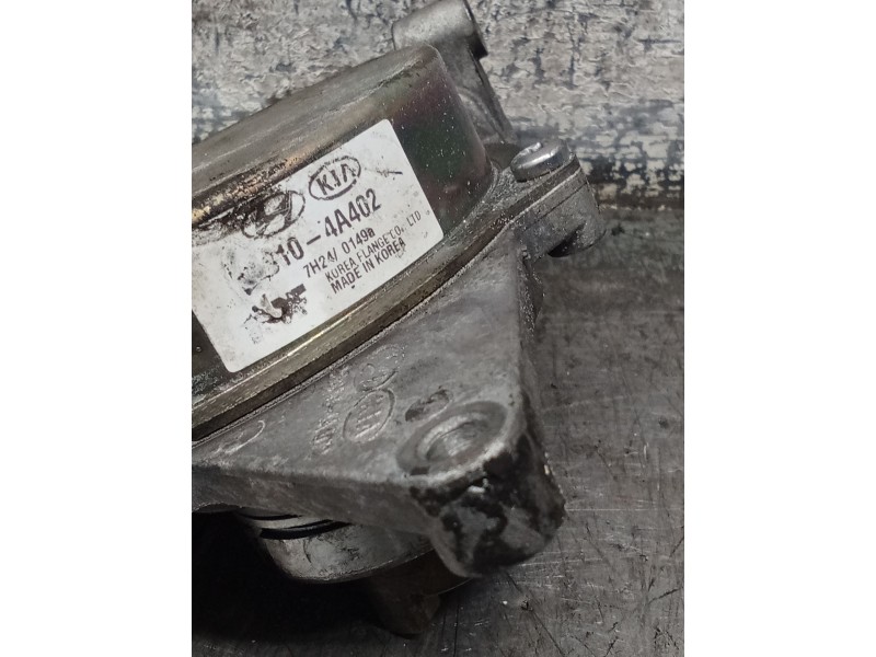 Recambio de depresor freno / bomba vacio para kia sorento i (jc) 2.5 crdi referencia OEM IAM 28104A402  