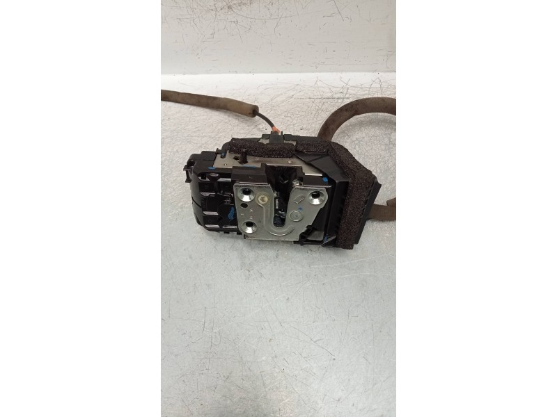 Recambio de motor cierre centralizado trasero derecho para renault kadjar experience referencia OEM IAM   