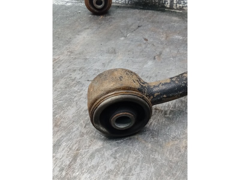 Recambio de brazo suspension superior delantero izquierdo para kia sorento i (jc) 2.5 crdi referencia OEM IAM   