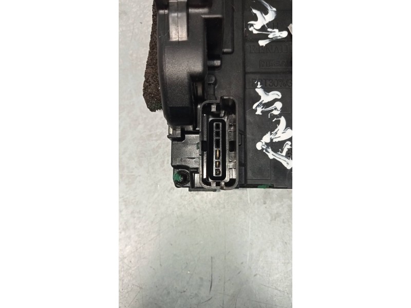 Recambio de motor cierre centralizado trasero izquierdo para renault kadjar experience referencia OEM IAM   