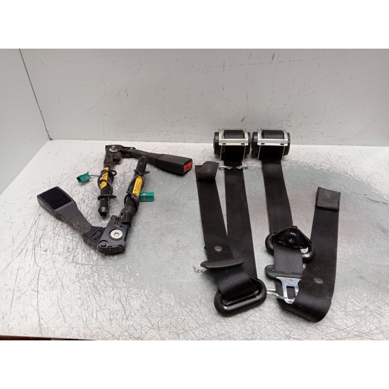 Recambio de juego cinturones delantero para opel astra h gtc (a04) 1.7 cdti (l08) referencia OEM IAM 3P  