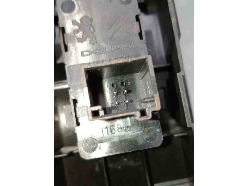 Recambio de mando elevalunas delantero derecho para peugeot 308 sw i (4e_, 4h_) 2.0 hdi referencia OEM IAM 96565184XT 5P 5326980