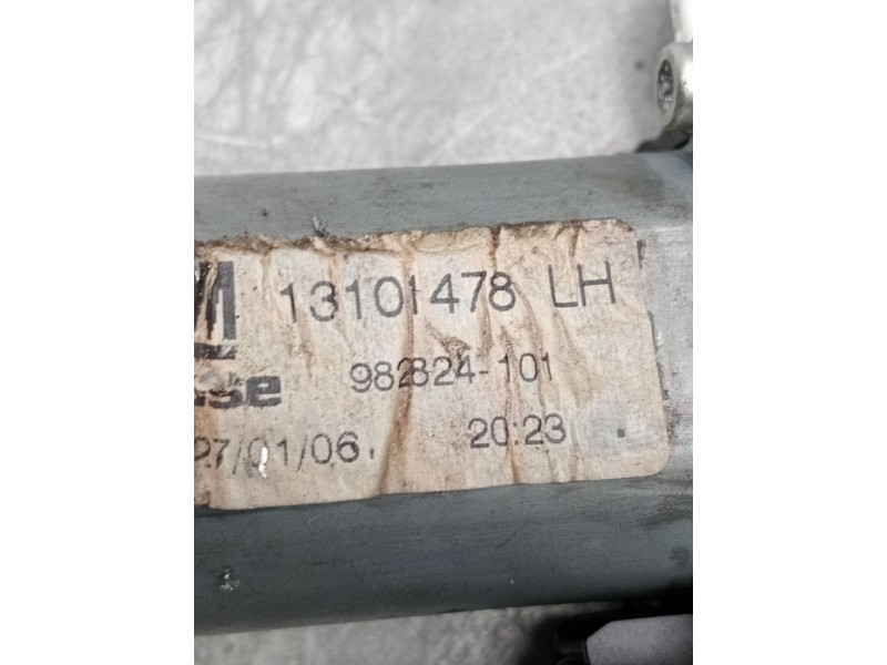 Recambio de elevalunas delantero izquierdo para opel astra h gtc (a04) 1.7 cdti (l08) referencia OEM IAM 13101478LH 3P 982824101