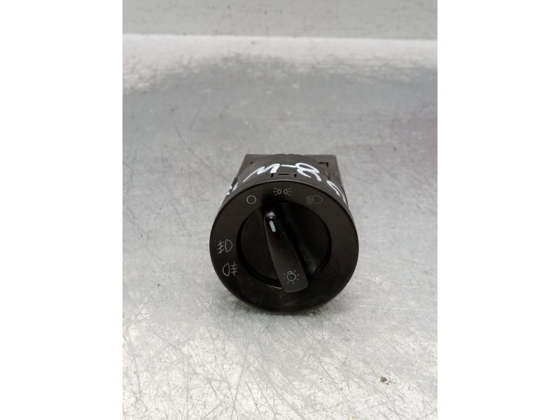 Recambio de mando luces para volkswagen golf iv (1j1) 1.9 tdi referencia OEM IAM 1U0941531D  