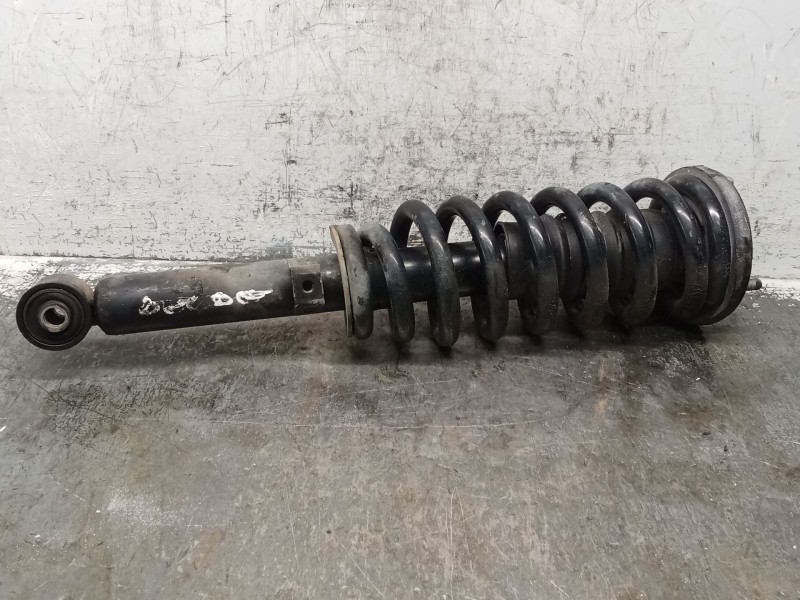 Recambio de amortiguador delantero derecho para kia sorento i (jc) 2.5 crdi referencia OEM IAM   