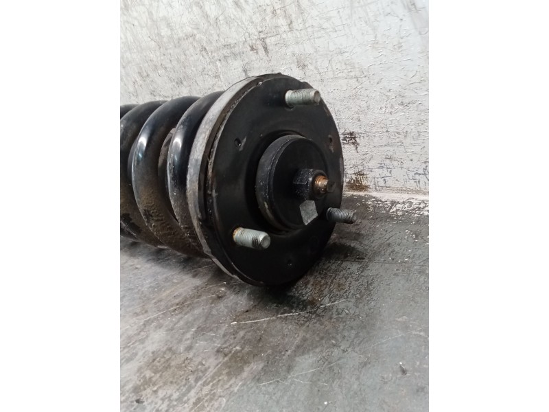 Recambio de amortiguador delantero derecho para kia sorento i (jc) 2.5 crdi referencia OEM IAM   