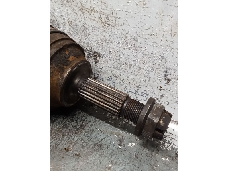 Recambio de transmision delantera izquierda para renault clio ii (bb_, cb_) 1.9 d (b/cb0e, bb0j) referencia OEM IAM   