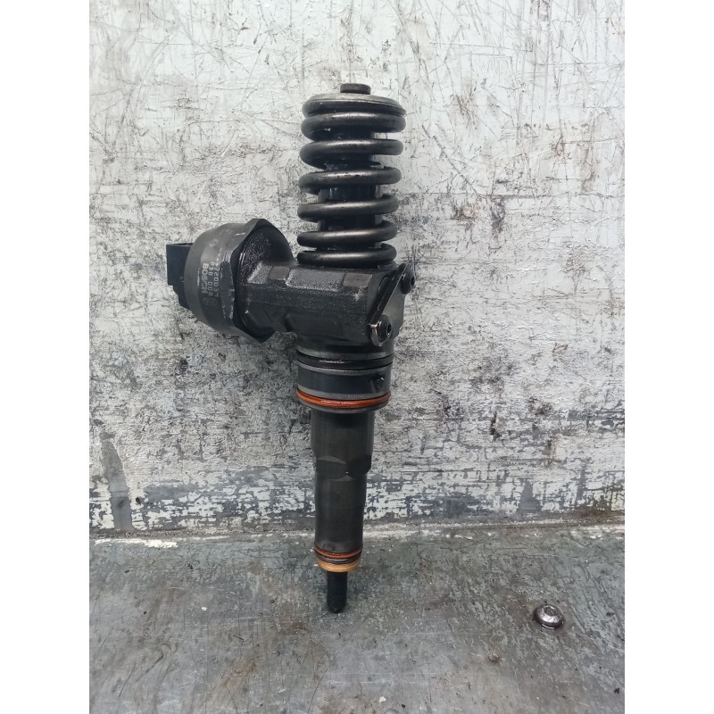 Recambio de inyector para volkswagen golf iv variant (1j5) 1.9 tdi referencia OEM IAM 038130073AL 0414720039008 BOSCH
