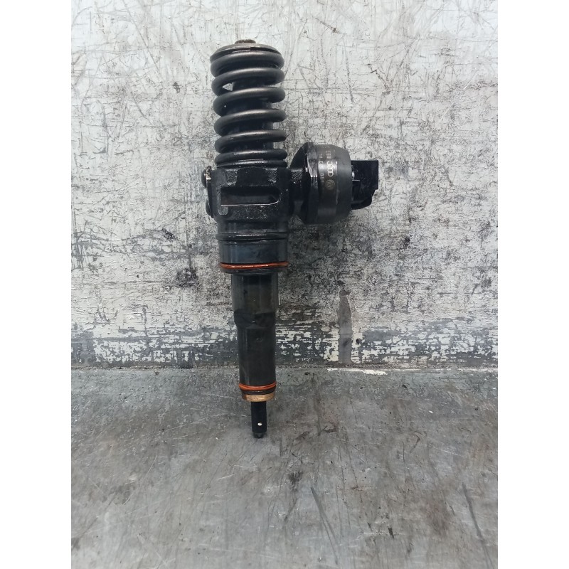 Recambio de inyector para volkswagen golf iv variant (1j5) 1.9 tdi referencia OEM IAM 038130073AL 0414720039008 BOSCH