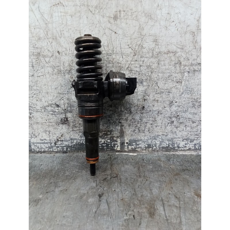 Recambio de inyector para volkswagen golf iv variant (1j5) 1.9 tdi referencia OEM IAM 038130073AL 0414720039008 BOSCH
