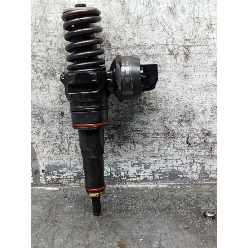 Recambio de inyector para volkswagen golf iv variant (1j5) 1.9 tdi referencia OEM IAM 038130073AL 0414720039008 BOSCH