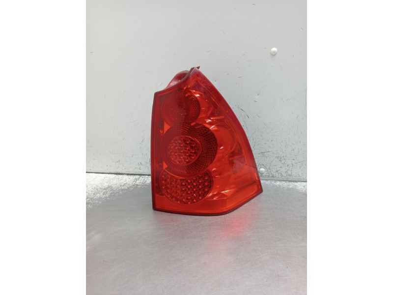 Recambio de piloto trasero derecho para peugeot 307 break (3e) 1.6 hdi referencia OEM IAM    Recambio de piloto trasero derecho para peugeot 307 break (3e) 1.6 hdi referencia OEM IAM