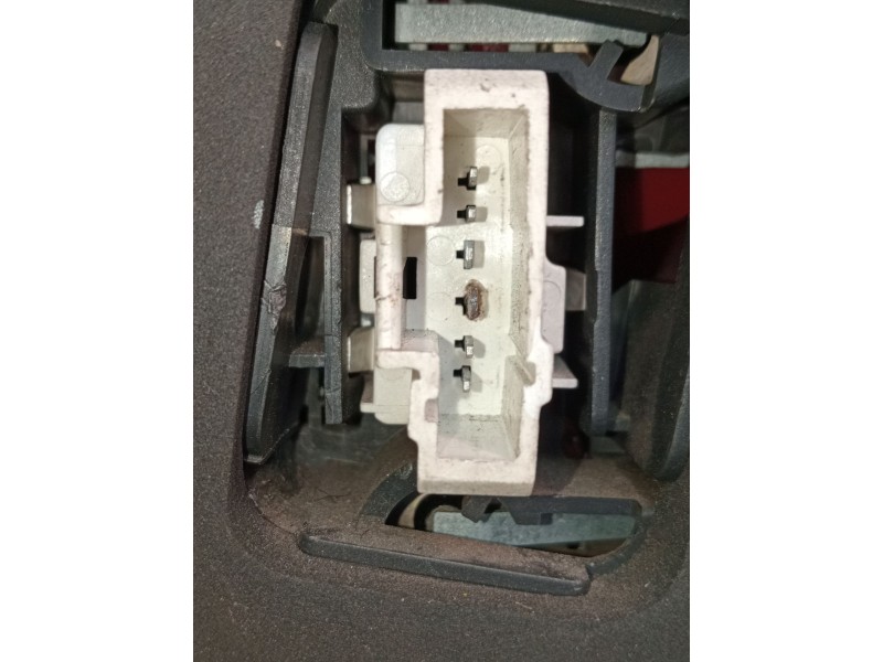 Recambio de piloto trasero derecho para peugeot 307 break (3e) 1.6 hdi referencia OEM IAM    Recambio de piloto trasero derecho para peugeot 307 break (3e) 1.6 hdi referencia OEM IAM