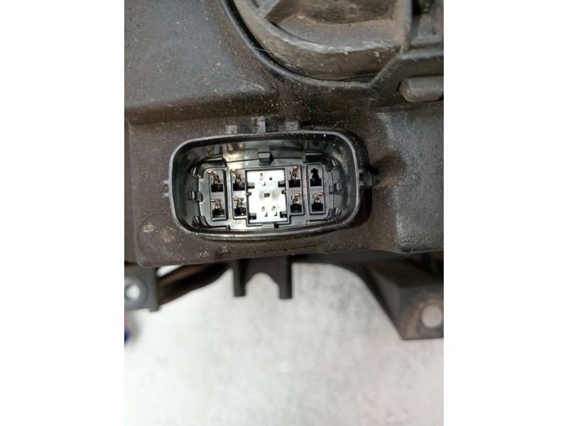 Recambio de faro derecho para mazda 6 sedán (gg) 2.0 di (gg14) referencia OEM IAM 014002473  