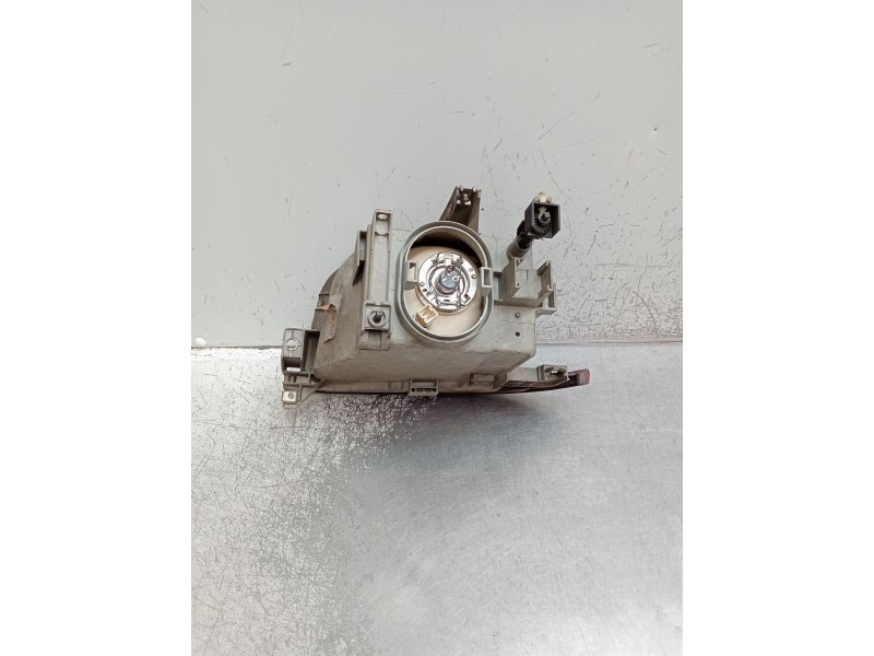 Recambio de faro derecho para renault clio i (b/c57_, 5/357_) 1.9 d (b/c/s576, b/c/s57l) referencia OEM IAM 7700796425 67522540 