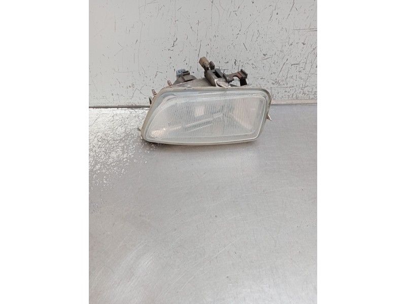 Recambio de faro antiniebla izquierdo para citroën saxo (s0, s1) 1.5 d referencia OEM IAM 9618343580 67720231 