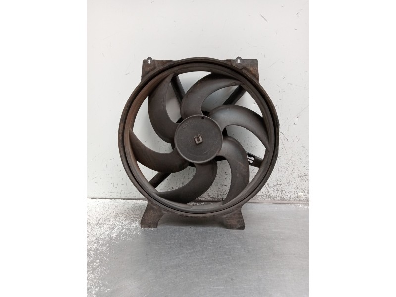 Recambio de electroventilador para renault clio i (b/c57_, 5/357_) 1.9 d (b/c/s576, b/c/s57l) referencia OEM IAM 7700784652 7700