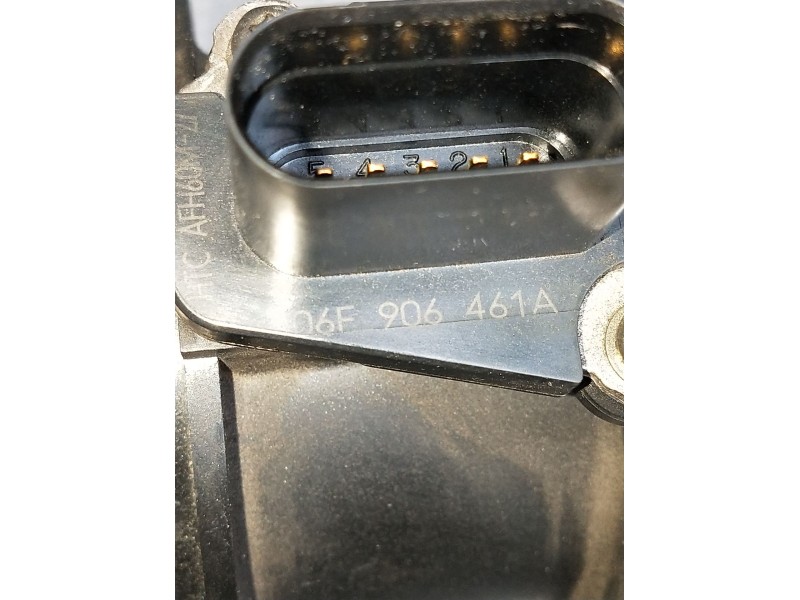 Recambio de caudalimetro para audi a4 b7 (8ec) 2.0 tfsi referencia OEM IAM 06F906461A  