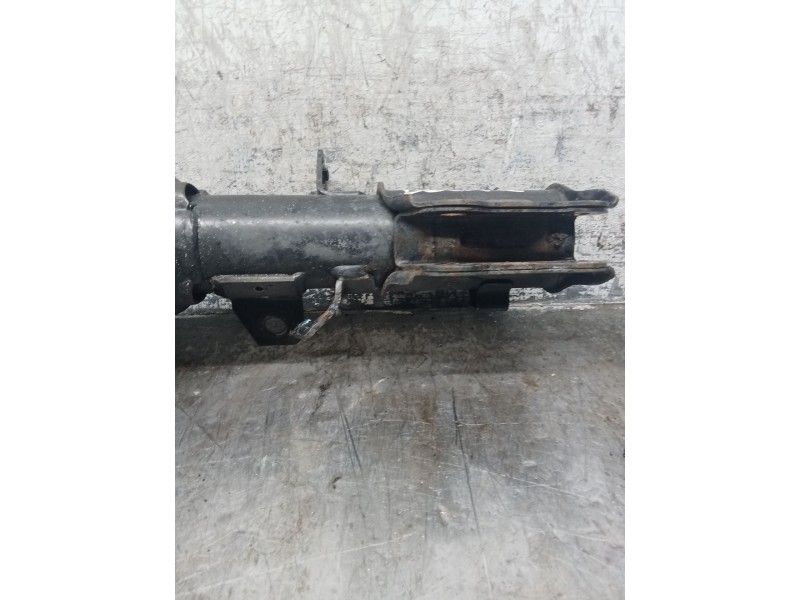 Recambio de amortiguador delantero izquierdo para kia cerato i hatchback (ld) 1.5 crdi referencia OEM IAM   