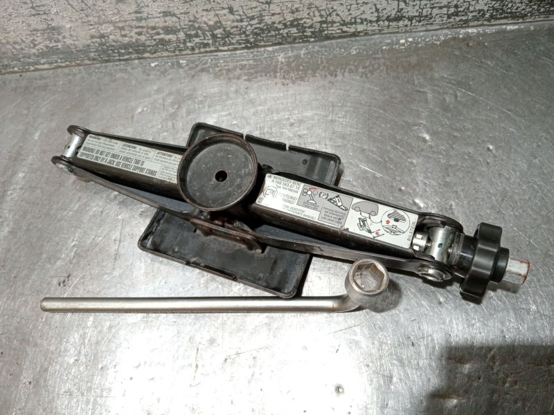 Recambio de gato para mercedes-benz clase a (w169) a 180 cdi (169.007, 169.307) referencia OEM IAM A1685830715 A2215810001 