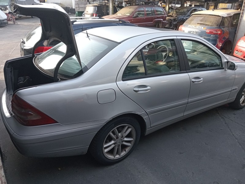 mercedes-benz clase c (w203) del año 2003