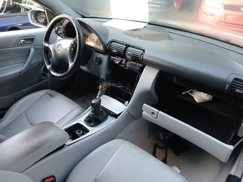 mercedes-benz clase c (w203) del año 2003