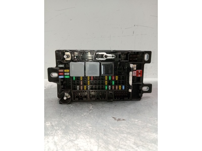 Recambio de caja reles / fusibles para jaguar e-pace (x540) 2.0 d180 awd referencia OEM IAM J9C314N030AB  
