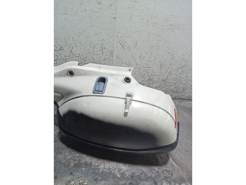 Recambio de molduras traseras para honda nt nt 650 v deauville (rc47) referencia OEM IAM   LATERAL IZQUIERDO