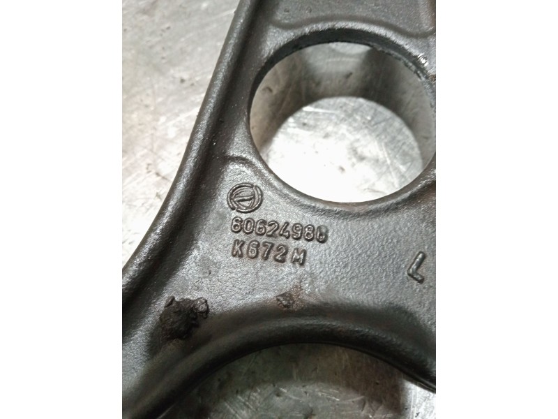 Recambio de brazo suspension inferior delantero izquierdo para alfa romeo gt (937_) 1.9 jtd (937cxn1b) referencia OEM IAM 606249