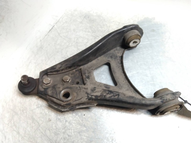 Recambio de brazo suspension inferior delantero izquierdo para renault clio ii fase i (b/cbo) referencia OEM IAM   