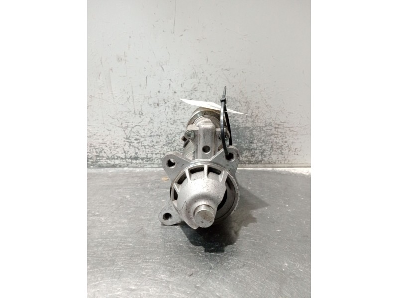Recambio de motor arranque para ford focus i sedán (dfw) 1.8 turbo di / tddi referencia OEM IAM 330765  
