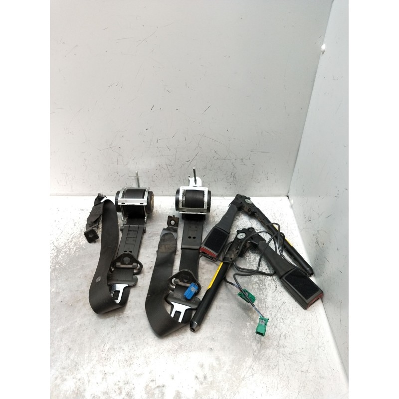 Recambio de juego cinturones trasero para opel zafira / zafira family b (a05) 1.9 cdti (m75) referencia OEM IAM  5P 