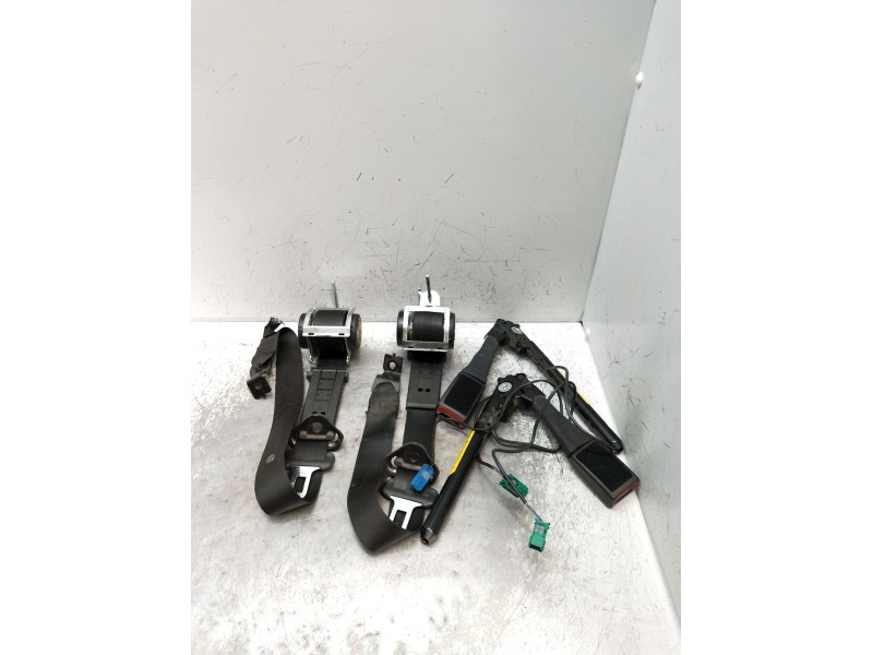 Recambio de juego cinturones trasero para opel zafira / zafira family b (a05) 1.9 cdti (m75) referencia OEM IAM  5P 