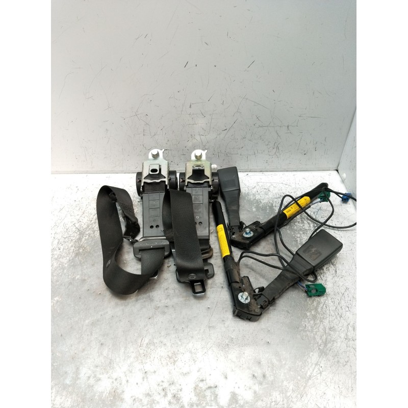Recambio de juego cinturones trasero para opel zafira / zafira family b (a05) 1.9 cdti (m75) referencia OEM IAM  5P 