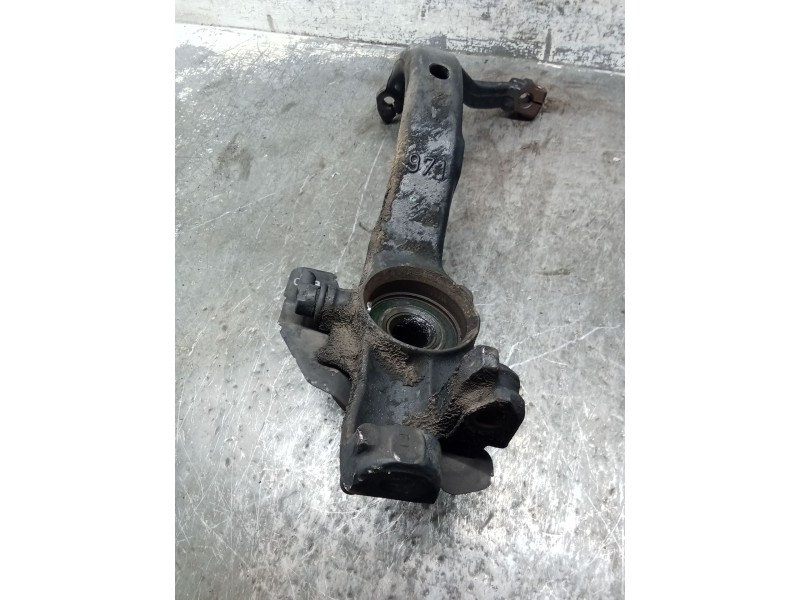 Recambio de mangueta delantera derecha para volkswagen passat b5 (3b2) 1.9 tdi referencia OEM IAM 8D0407258T  