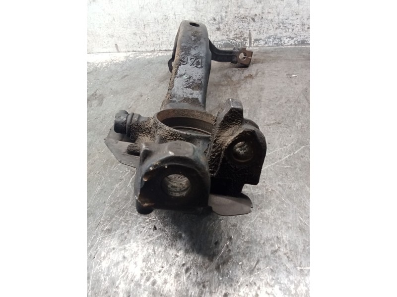 Recambio de mangueta delantera derecha para volkswagen passat b5 (3b2) 1.9 tdi referencia OEM IAM 8D0407258T  